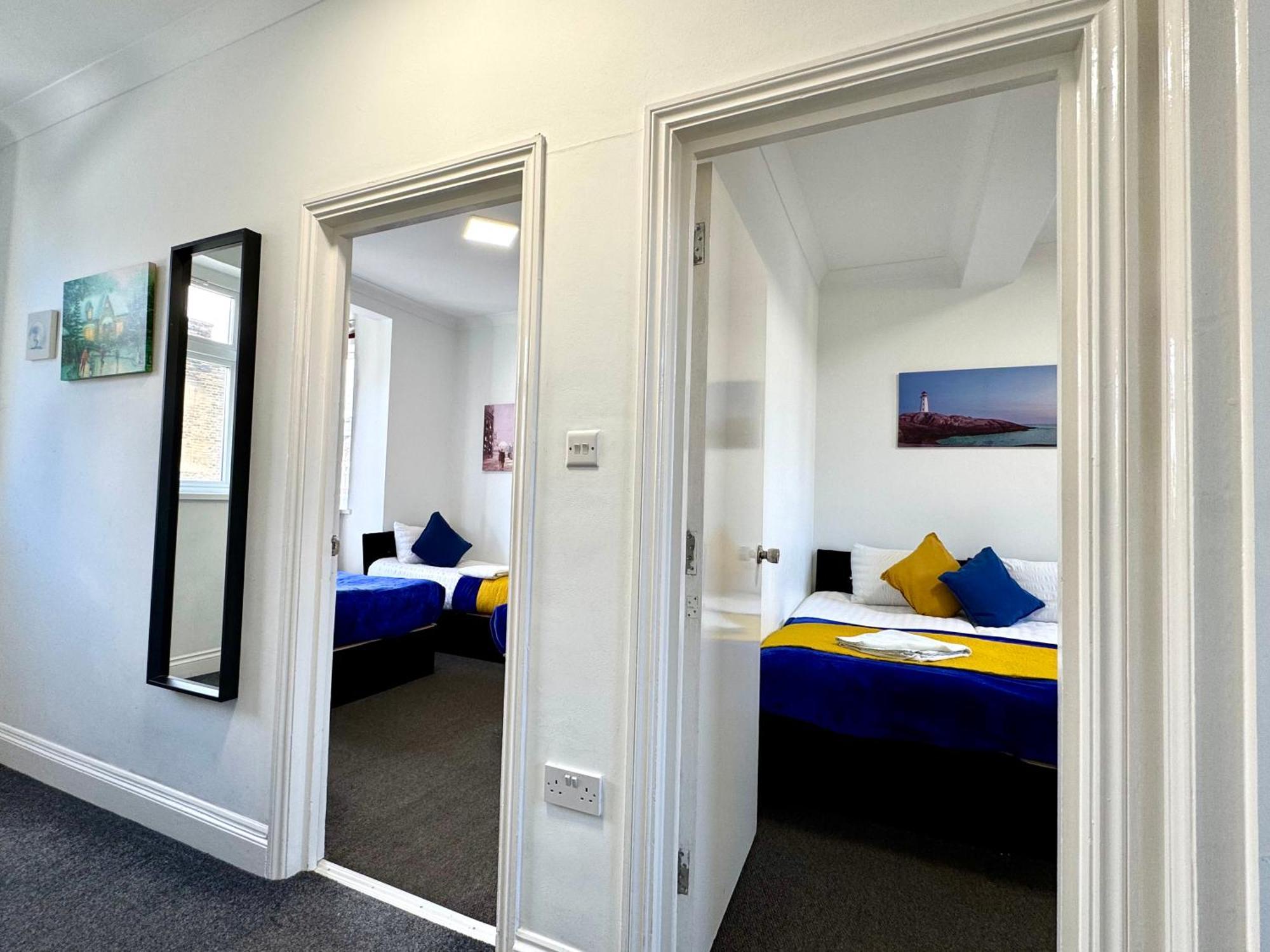 London 3 Bedrooms 3 Bathrooms Spacious House, Reception, Kitchen, Garden, Parking Kültér fotó