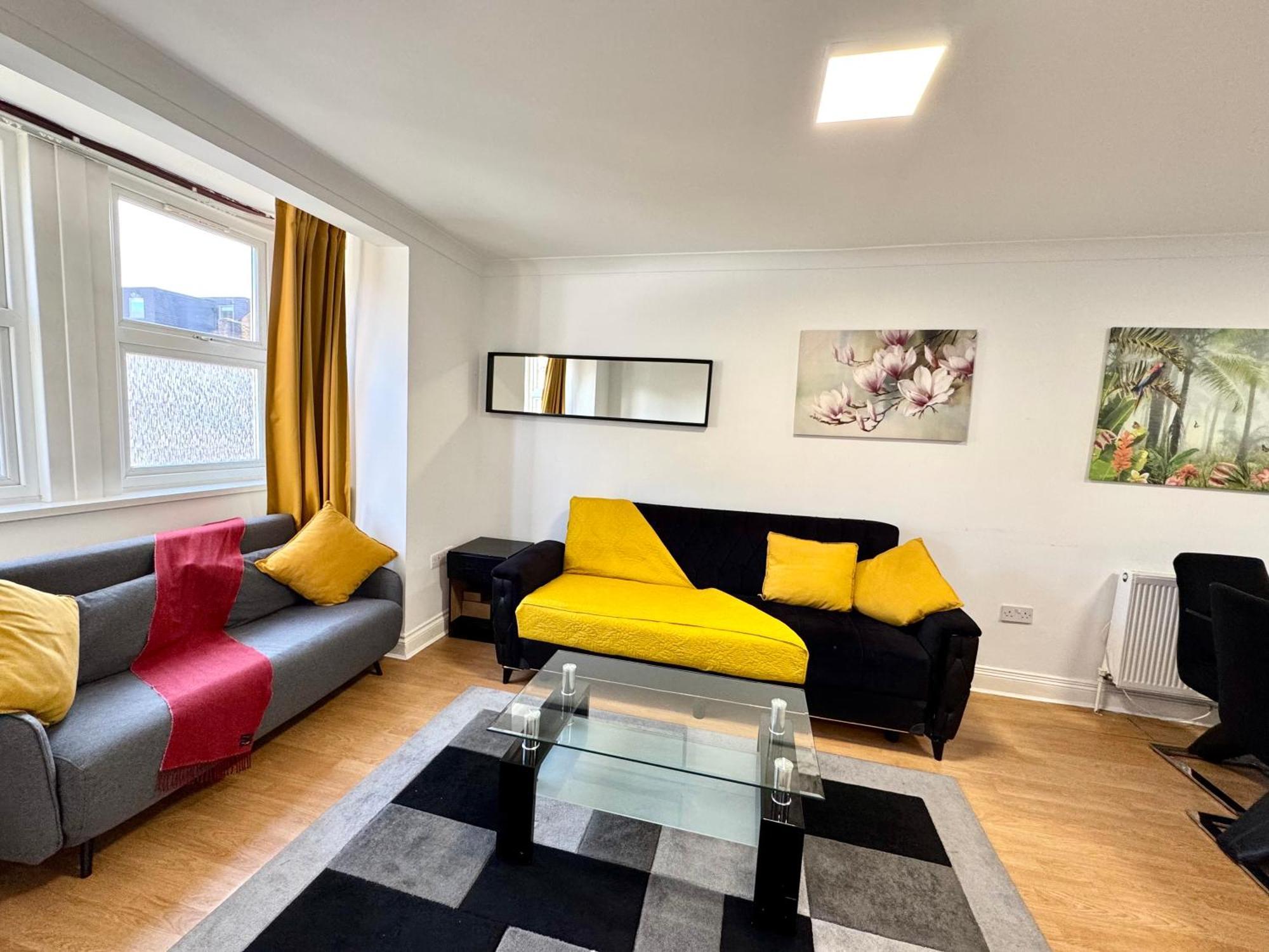 London 3 Bedrooms 3 Bathrooms Spacious House, Reception, Kitchen, Garden, Parking Kültér fotó