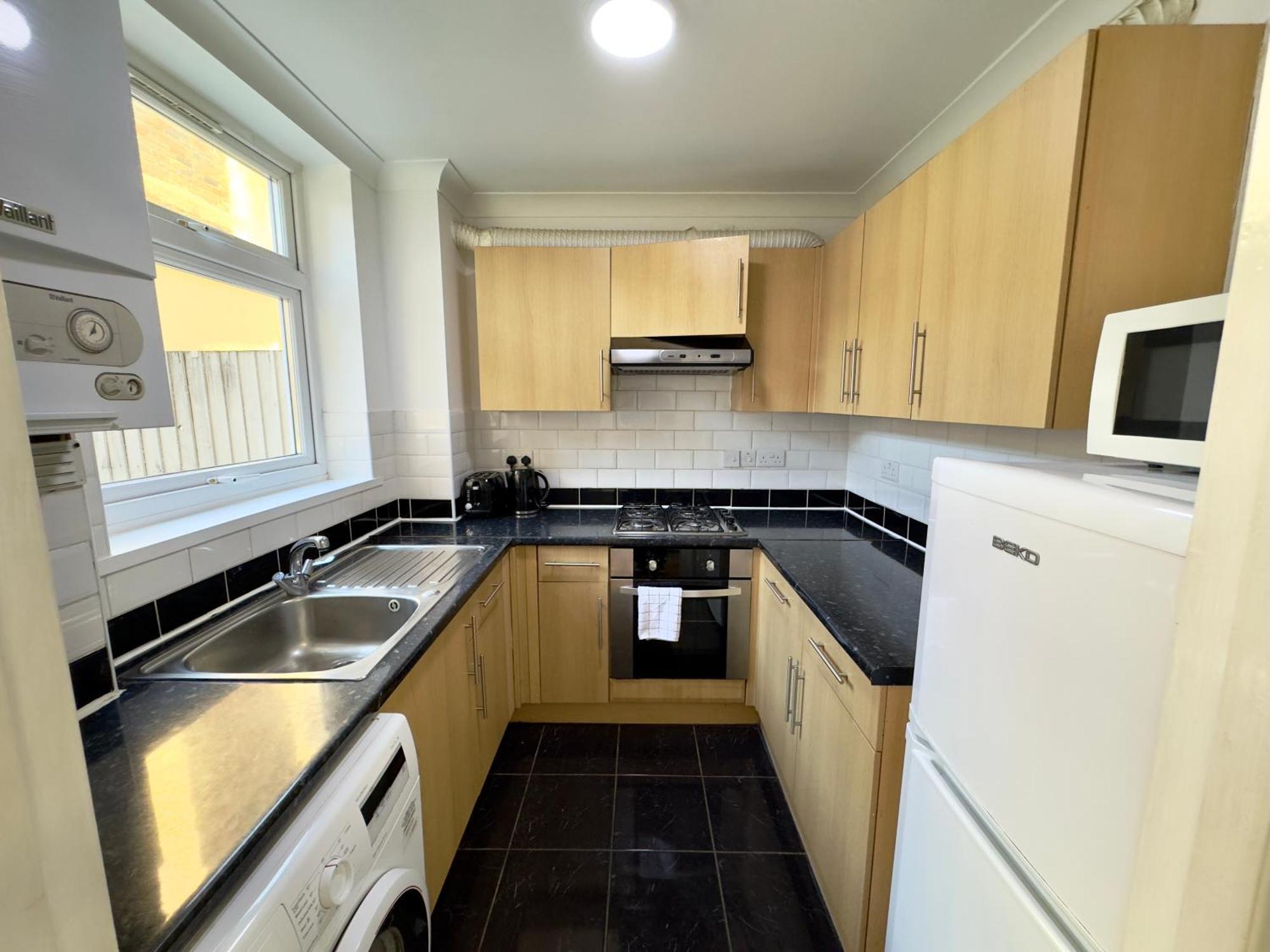 London 3 Bedrooms 3 Bathrooms Spacious House, Reception, Kitchen, Garden, Parking Kültér fotó